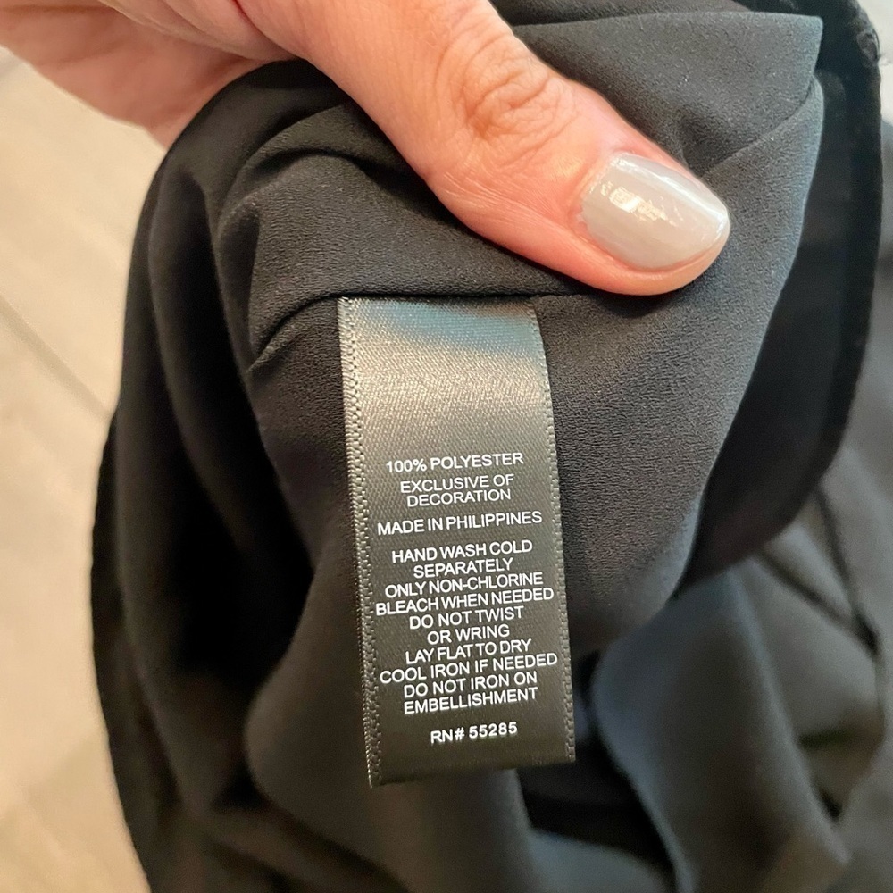 𝅺EXPRESS drape back hardware accented cami - Picture 6 of 6